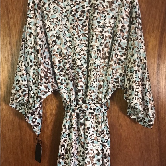 NWT Ladies Satin Robe M-L - Picture 4 of 6